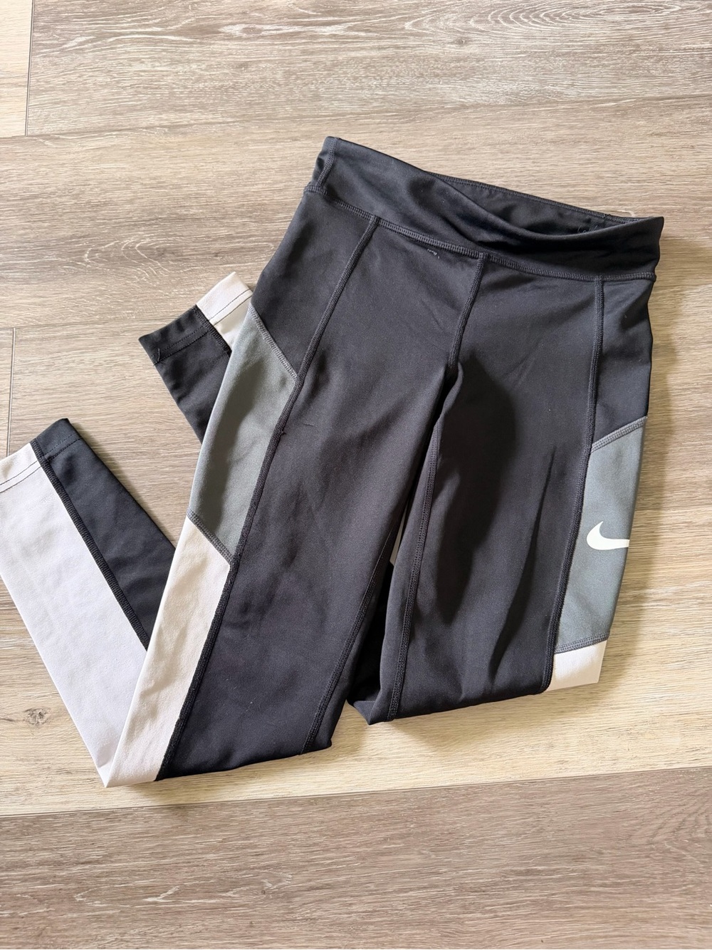 Girls Nike Dri Fit Leggings - Size Medium
